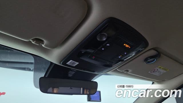 Kia Carnival 2023 — Фото 19/20