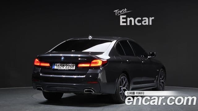 BMW 5 Series 2023 — Şəkil 17/20
