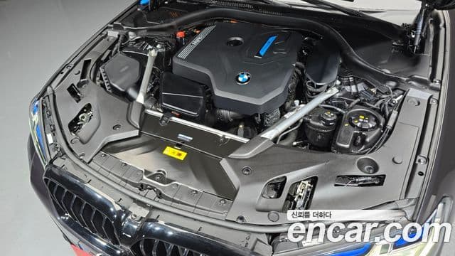 BMW 5 Series 2023 — Şəkil 15/20