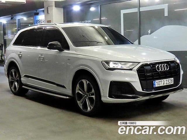 Audi Q7 2022 — Şəkil 10/20