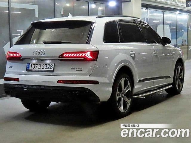 Audi Q7 2022 — Şəkil 3/20