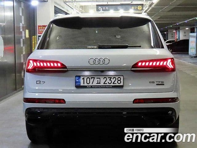 Audi Q7 2022 — фото 4 из 20