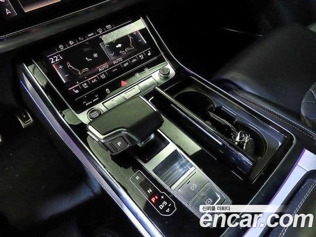 Audi Q7 2022 — Şəkil 12/20