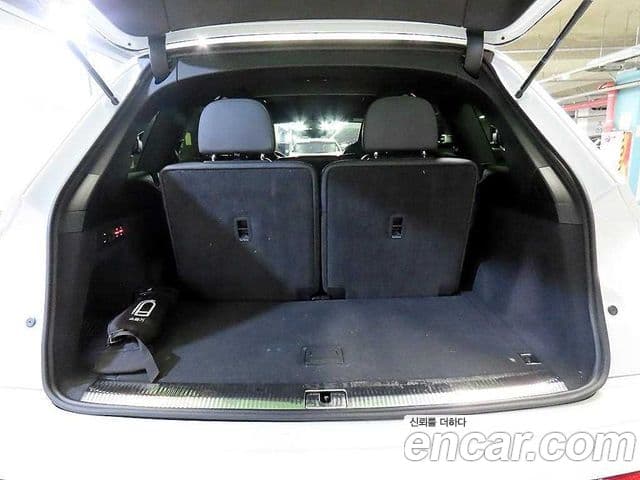 Audi Q7 2022 — Şəkil 16/20