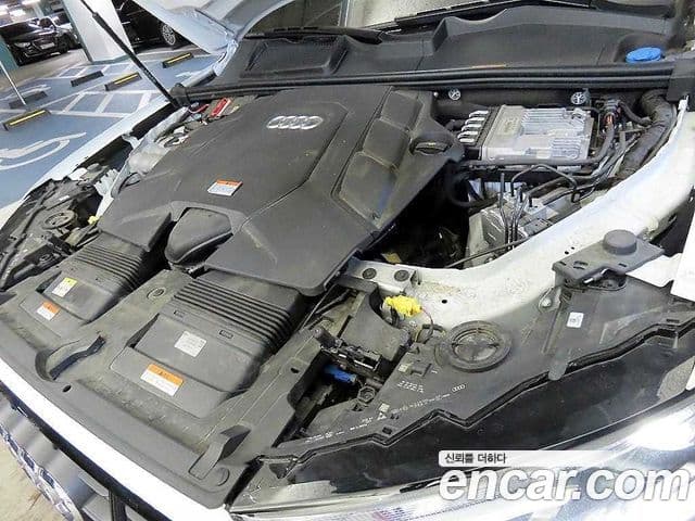 Audi Q7 2022 — Şəkil 19/20