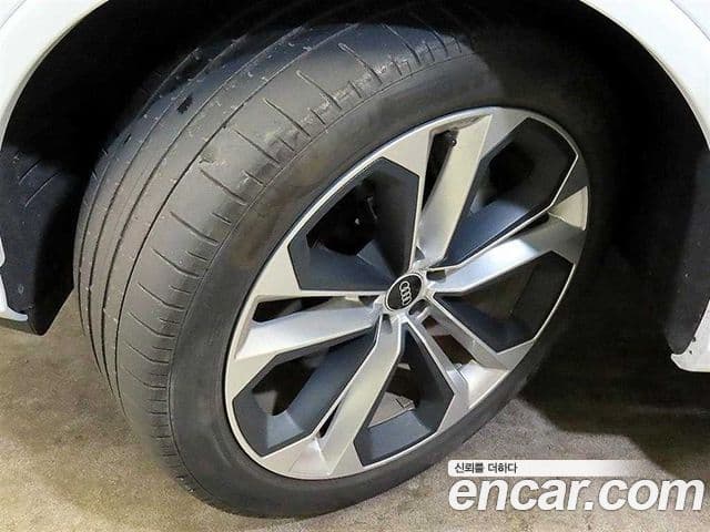 Audi Q7 2022 — Şəkil 20/20