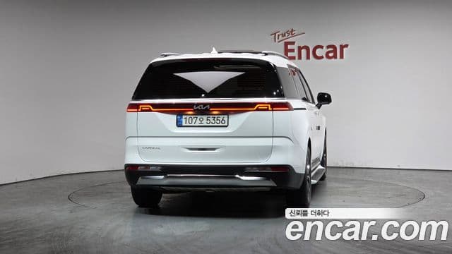 Kia Carnival 2022 — ფოტო 4/20