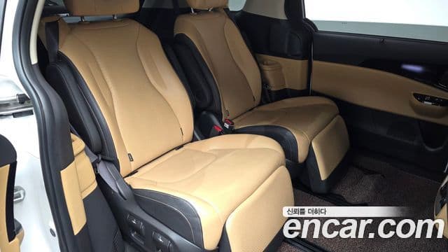 Kia Carnival 2022 — ფოტო 12/20