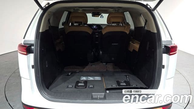 Kia Carnival 2022 — ფოტო 20/20