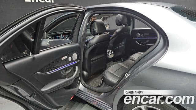 Mercedes-Benz E-Class 2019 — Şəkil 12/20