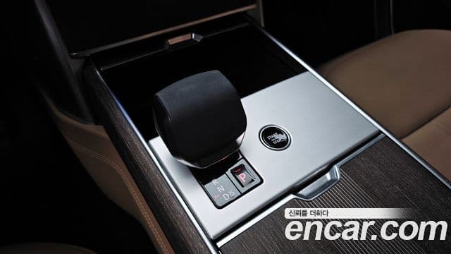 Land Rover Range Rover 2025 — Фото 9/20