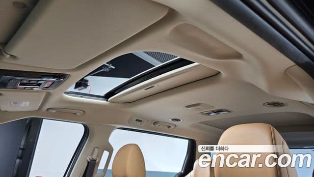 Kia Carnival 2022 — Фото 19/20