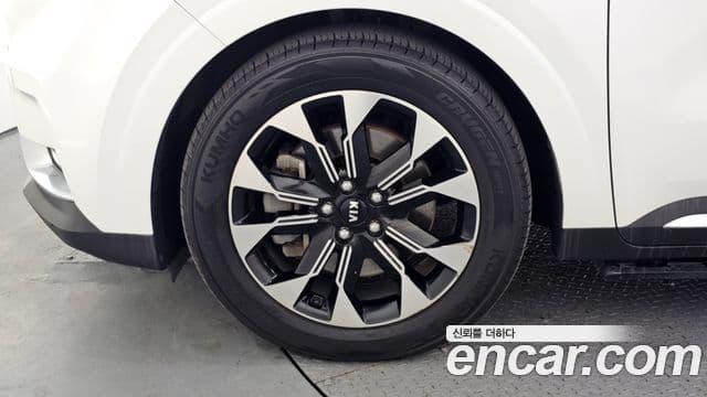Kia Carnival 2020 — Фото 5/20