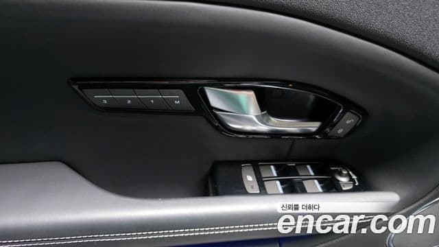 Land Rover Range Rover Evoque 2019 — Şəkil 19/20