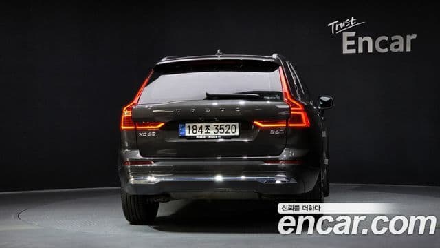Volvo XC60 2022 — Şəkil 4/20