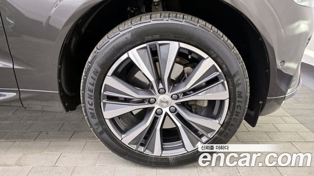 Volvo XC60 2022 — Şəkil 5/20