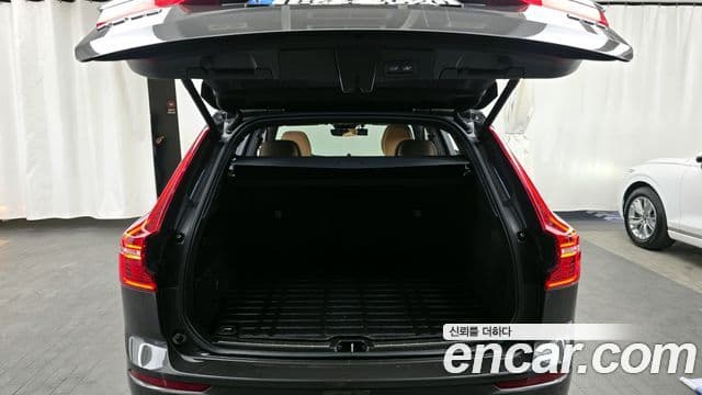 Volvo XC60 2022 — Şəkil 20/20