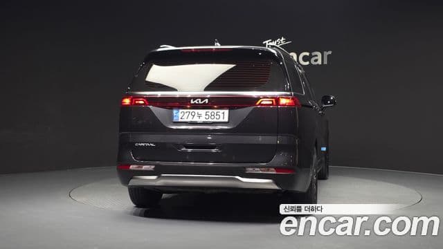 Kia Carnival 2023 — ფოტო 4/20