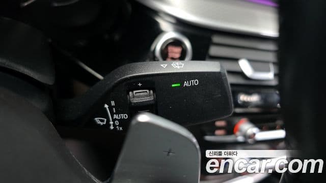 BMW 5 Series 2018 — ფოტო 16/20
