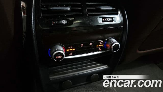 BMW 5 Series 2018 — фото 17 из 20
