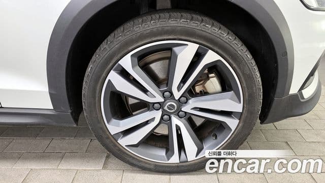 Volvo V60 Cross Country 2021 — Şəkil 5/20