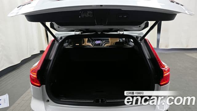 Volvo V60 Cross Country 2021 — Şəkil 20/20