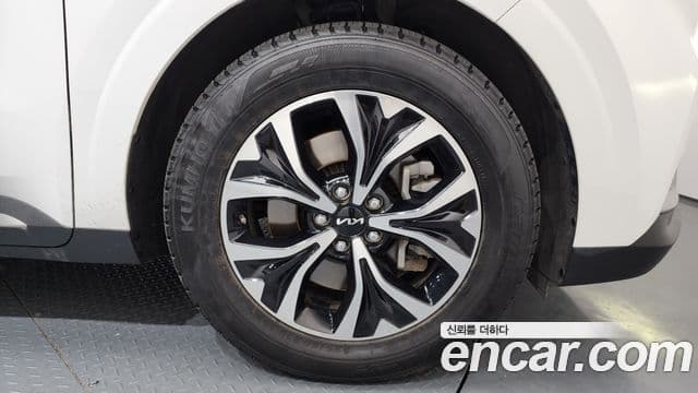 Kia Carnival 2022 — ფოტო 5/20