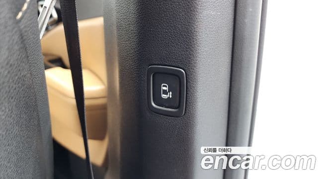 Kia Carnival 2022 — ფოტო 18/20