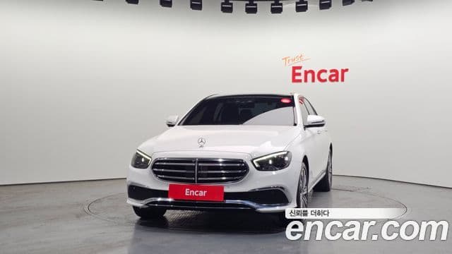 Mercedes-Benz E-Class 2021 — ფოტო 19/20