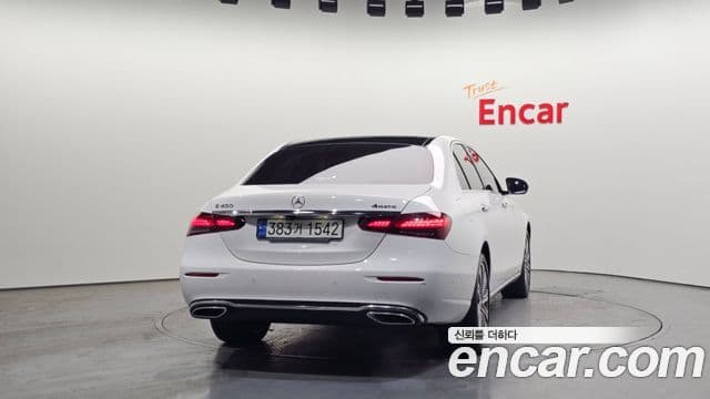 Mercedes-Benz E-Class 2021 — ფოტო 2/20
