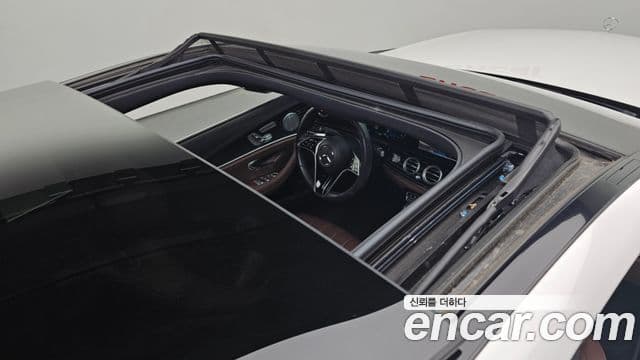Mercedes-Benz E-Class 2021 — ფოტო 14/20