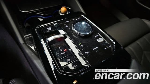 BMW 5 Series 2025 — Фото 9/20