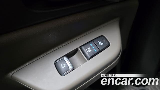 Kia Carnival 2025 — ფოტო 18/20