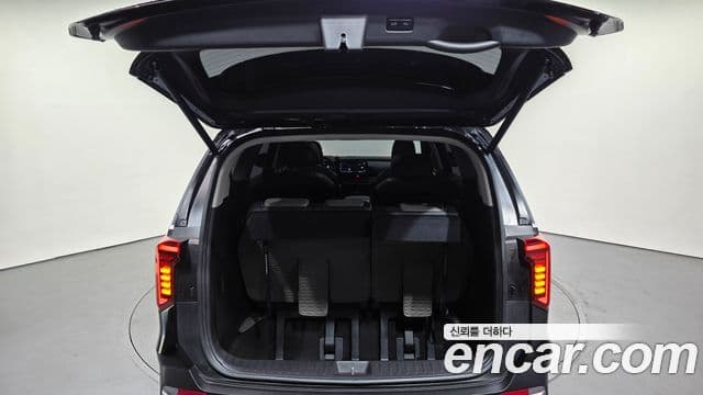 Kia Carnival 2025 — фото 20 из 20
