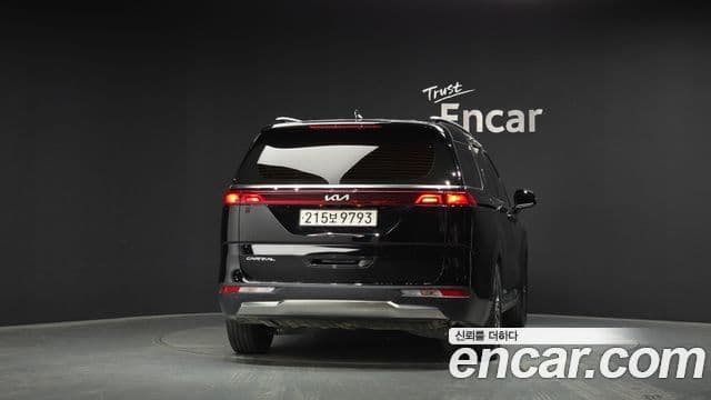 Kia Carnival 2023 — ფოტო 4/20