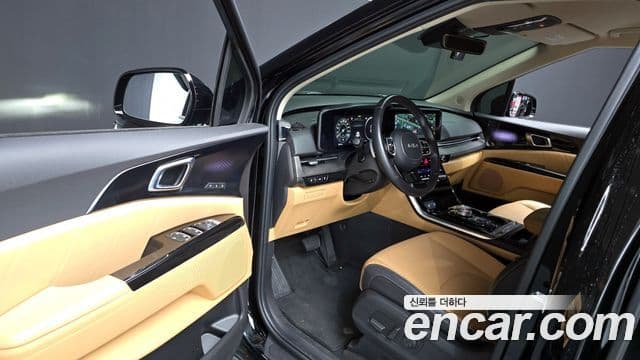 Kia Carnival 2023 — ფოტო 11/20