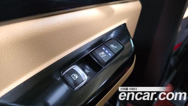 Kia Carnival 2021 — Фото 18/20