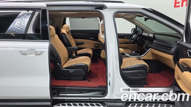Kia Carnival 2021 — Фото 19/20
