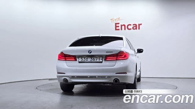 BMW 5 Series 2019 — ფოტო 4/20