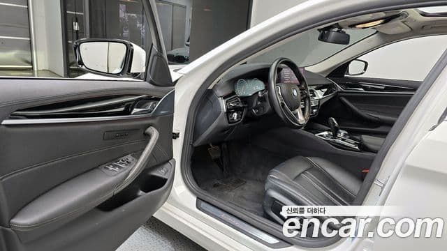 BMW 5 Series 2019 — ფოტო 11/20