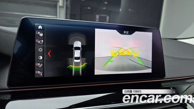 BMW 5 Series 2019 — ფოტო 15/20