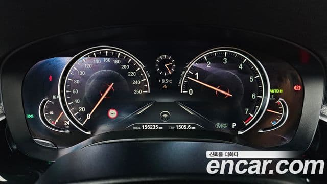 BMW 5 Series 2018 — ფოტო 9/20