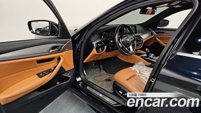 BMW 5 Series 2018 — ფოტო 11/20