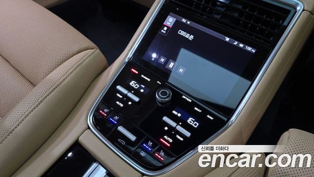 Porsche Panamera 2021 — фото 18 из 20