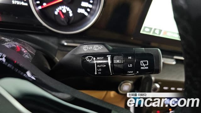 Kia Carnival 2023 — Şəkil 15/20