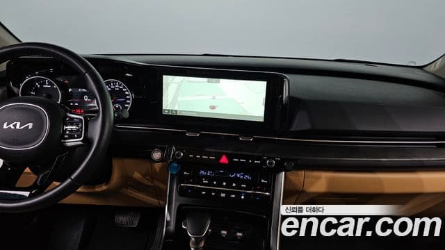 Kia Carnival 2023 — Şəkil 17/20
