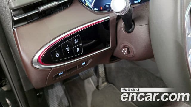 Genesis GV70 2021 — ფოტო 15/20