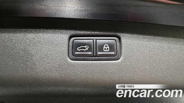 Genesis GV70 2021 — ფოტო 18/20