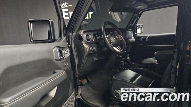 Jeep Wrangler 2021 — Şəkil 10/20