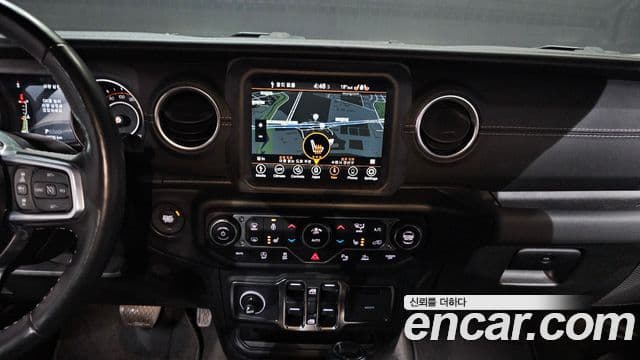 Jeep Wrangler 2021 — Şəkil 14/20